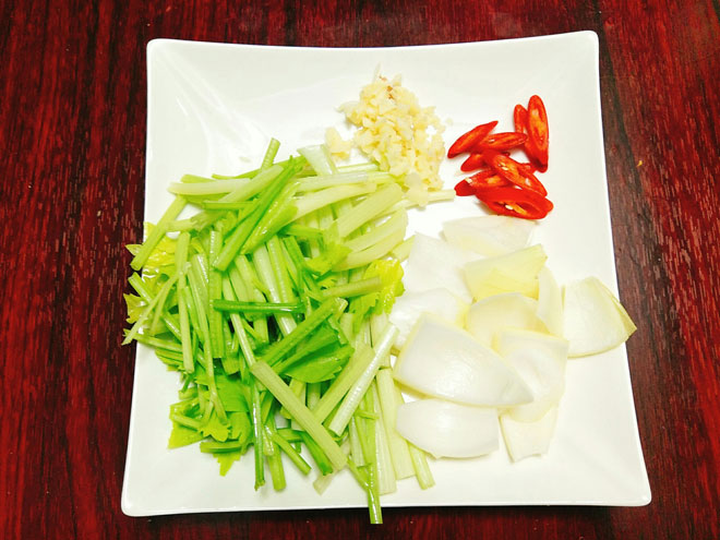 Mực xào dứa chua ngọt giòn giòn, thơm thơm, ngon đã miệng - 6