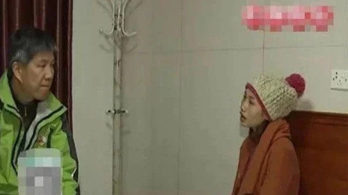 Chồng trẻ sốc khi thấy vợ mới cưới "vụng trộm" với sếp - 2