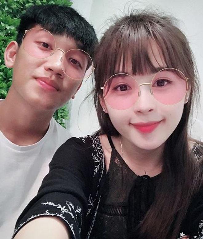 Dàn WAGs gợi cảm thế này cũng không khiến cầu thủ U23 run chân - 8