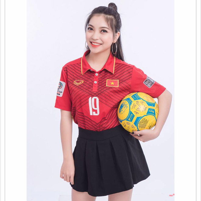 Bạn gái Quang Hải làm điều cực đáng yêu cổ vũ U23 Việt Nam đá chung kết - 5