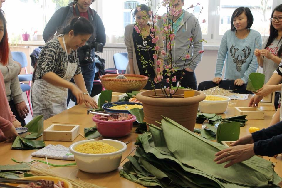 Những người đàn bà giữ Tết Việt ở trời "Tây" - 2