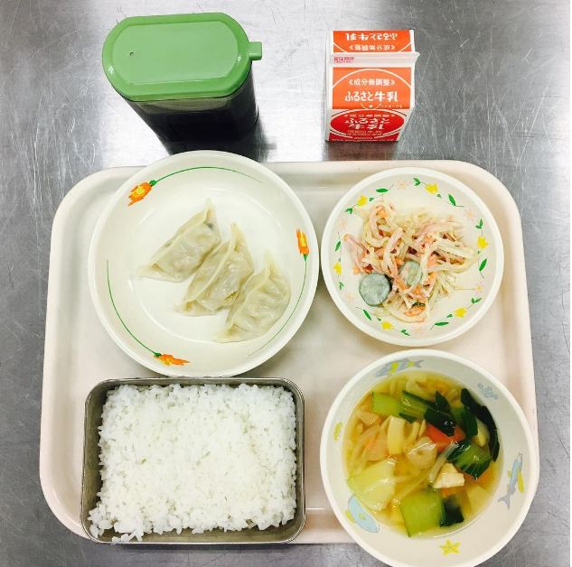 Bữa trưa tại trường học ở các nước có những gì? - 2