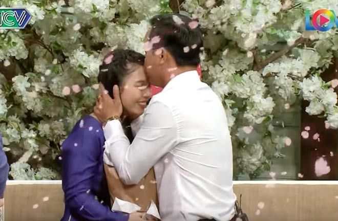 Cô gái khóc nức nở vì theo bạn trai đến “Yêu là cưới” rồi bị chia tay - 7