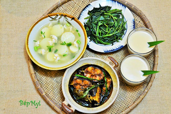 Đậm đà mâm cơm dân dã cho những người con xa quê - 1