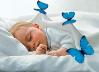 Giấc ngủ ngày và đêm của bé