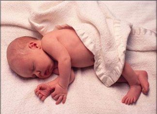 Sự phát triển của bé tháng thứ nhất