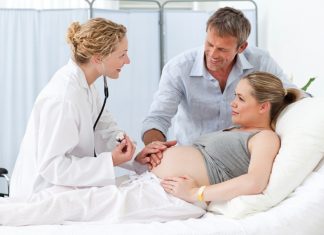 Những yếu tố gây nên cuộc chuyển dạ khi thai đủ tháng.