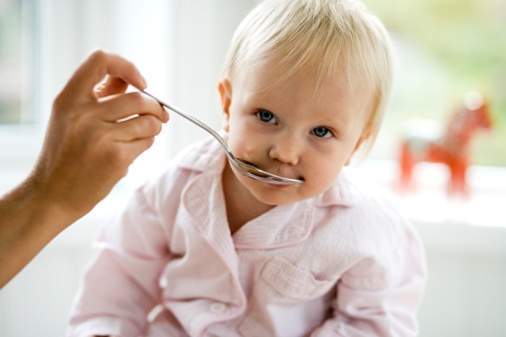 bệnh tim bẩm sinh, dị tật buồng tim, di truyền, bệnh mãn tính, khò khè, khó thở, tím tái, thông liên nhĩ, 