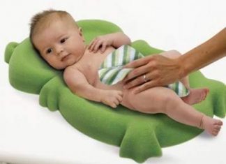 Cách làm hạ một cơn sốt cho trẻ