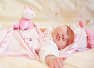 Sự phát triển của bé tháng thứ hai