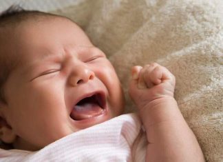 Những biểu hiện bất thường ở trẻ sơ sinh cần đi khám.