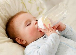 Chế độ ăn uống cho trẻ từ 7 tới 12 tháng tuổi